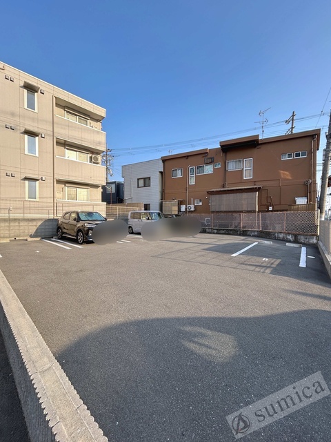 その他共有部分　広々とした敷地内駐車場を完備♪♪