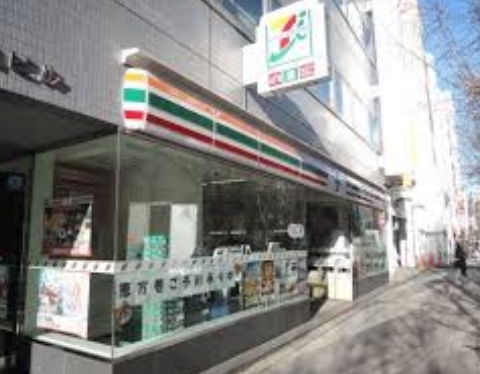 コンビニ　セブンイレブン日本橋小伝馬町店（コンビニ）まで26m