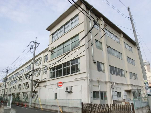 小学校　中部小学校（小学校）まで650m