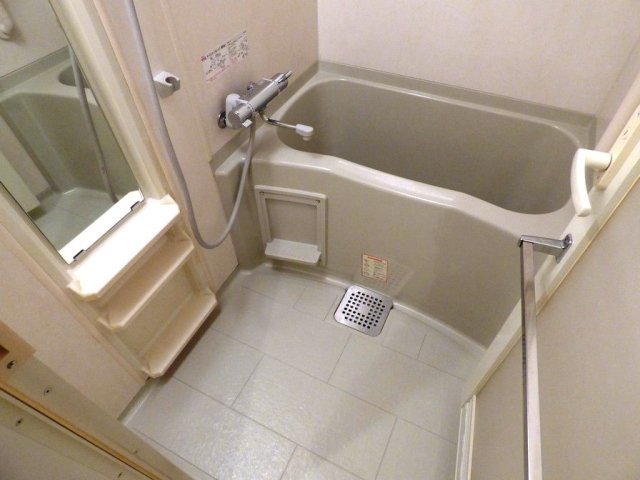 バス・シャワールーム　バスルーム