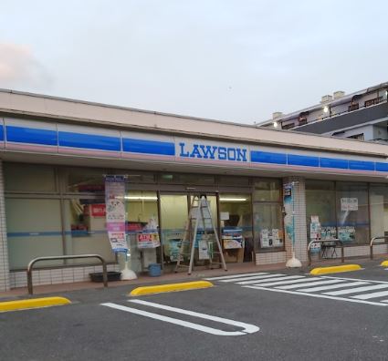 コンビニ　ローソン（コンビニ）まで447m
