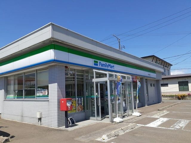 コンビニ　ファミリーマート大館大田面店（コンビニ）まで525m