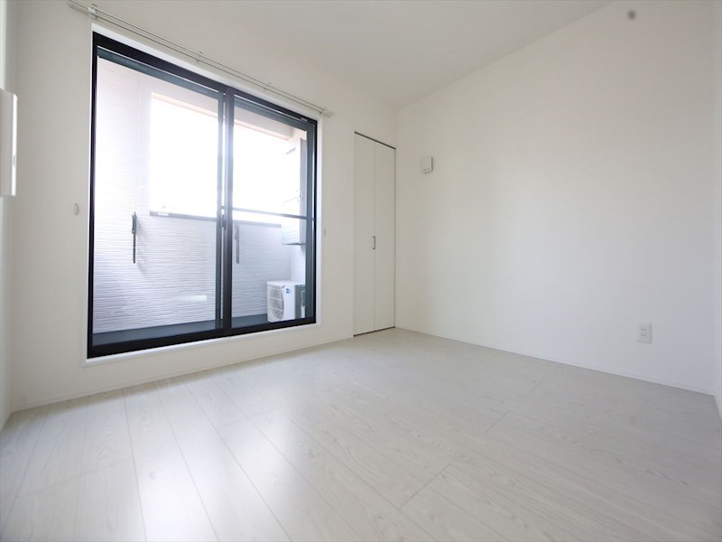 バルコニー　洋室5.3帖　クローゼット付　バルコニー