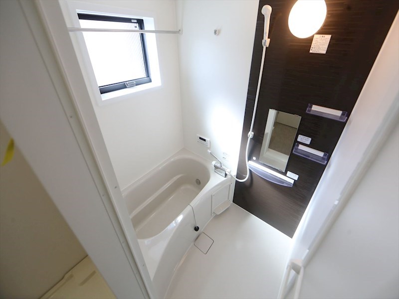 バス・シャワールーム　浴室暖房乾燥機付　追い焚き・オートバス機能付お風呂