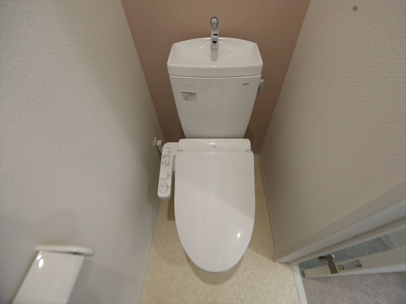 トイレ　温水洗浄暖房便座付トイレ