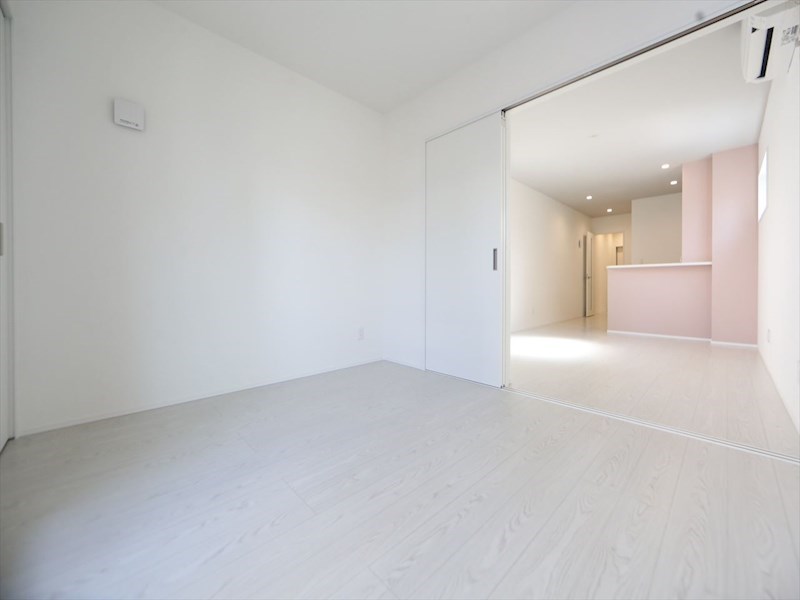 その他部屋・スペース　ＬＤＫ12.5帖　洋室5.3帖　つなげても仕切っても使えます