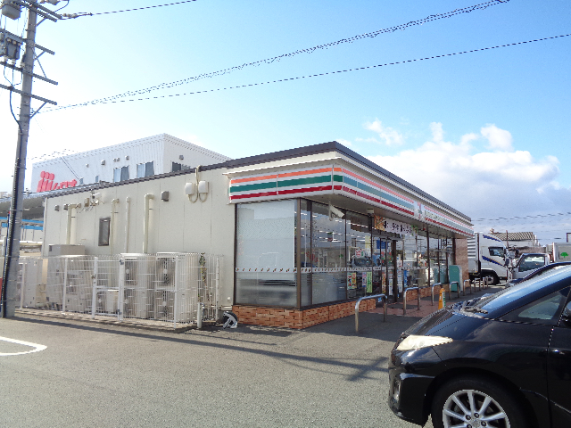 コンビニ　セブンイレブン（コンビニ）まで760m