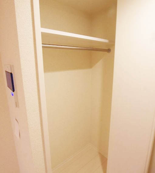 収納　★ハンガーラック付き収納★