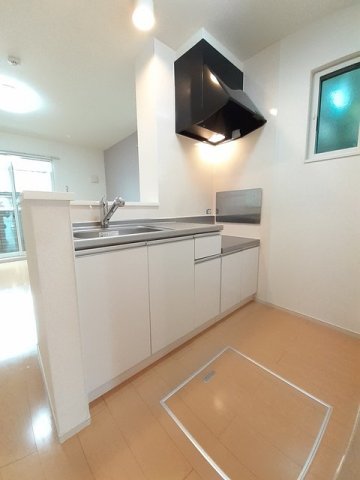 キッチン　コンパクトなキッチンで掃除もラクラク