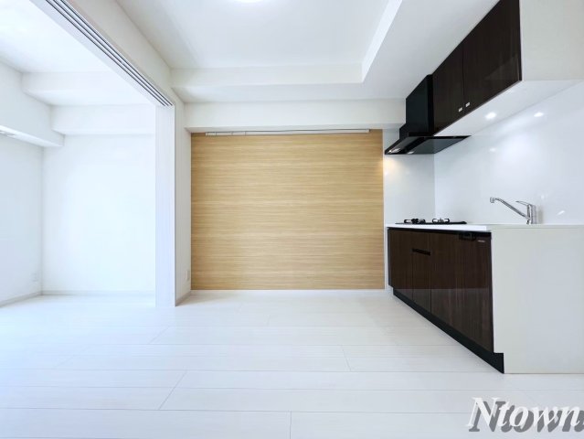 その他　ゆったり過ごせる居間です