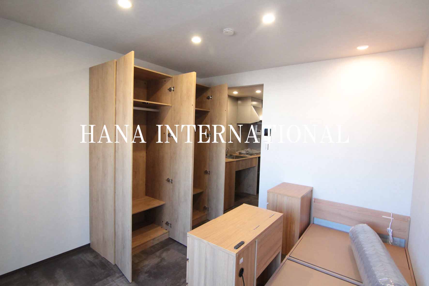 収納　洋服を掛けられるタイプの収納あります。