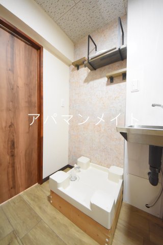 その他設備　室内洗濯機置場です