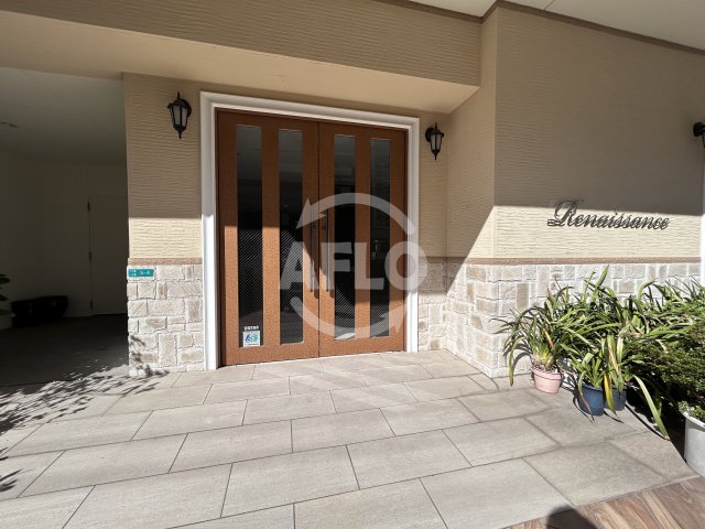 エントランス　ルネサンス　エントランス