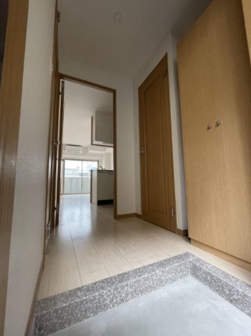 玄関　下駄箱もしっかりついてます！