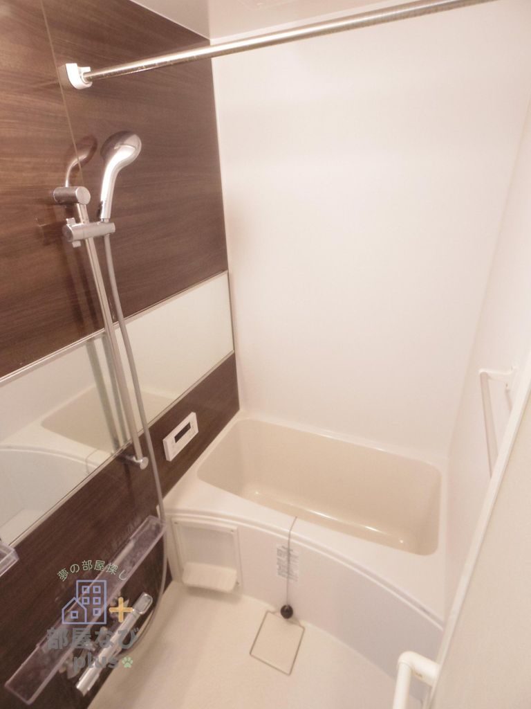 バス・シャワールーム　※他号室写真です