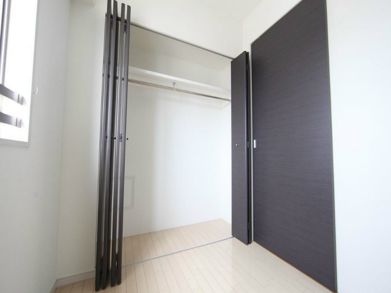 収納　クローゼット（収納スペース充実しています）