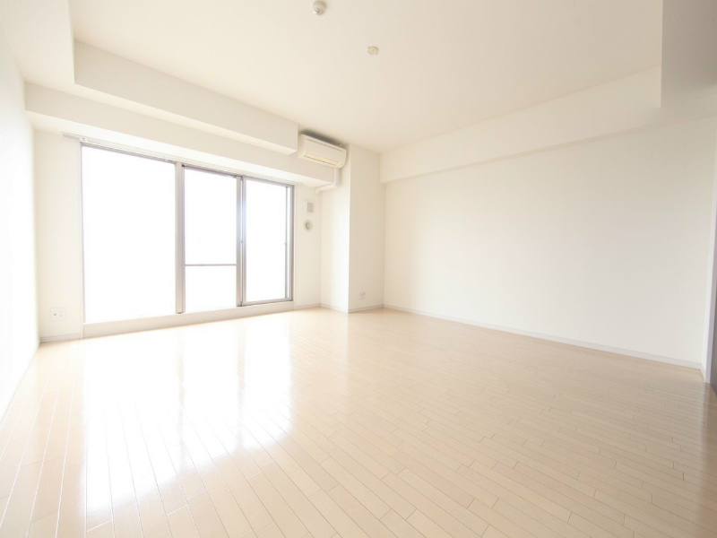 バルコニー　LDK14.5帖　エアコン付　南向バルコニーに面しています