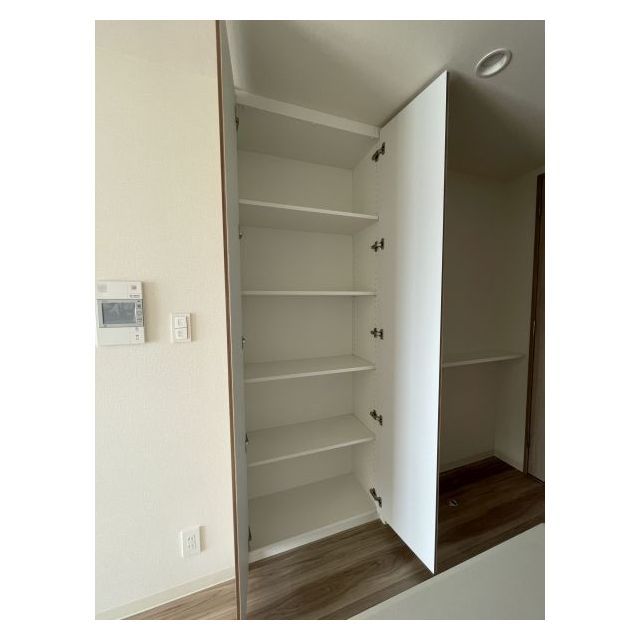 収納　キッチン脇