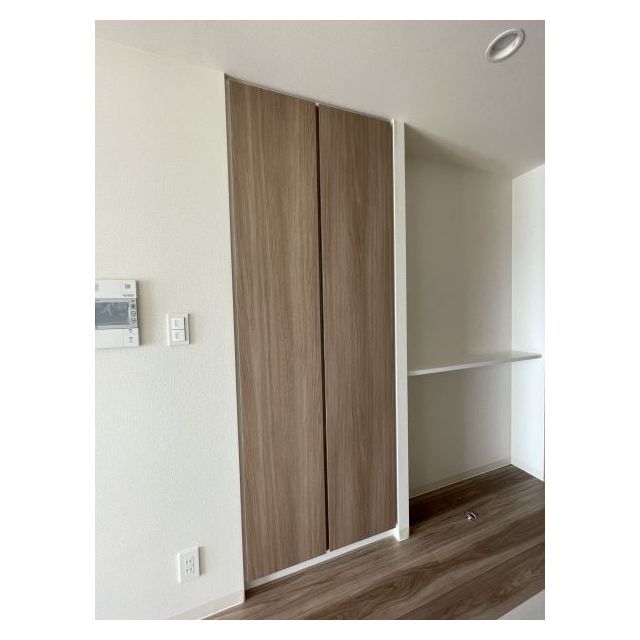 収納　キッチン脇