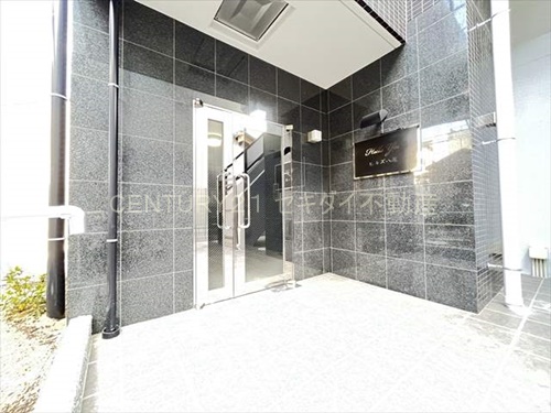 エントランス　オートロック・宅配ボックス・防犯カメラ有り