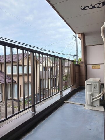 バルコニー　外からの目が気にならないバルコニーで洗濯物が干せます