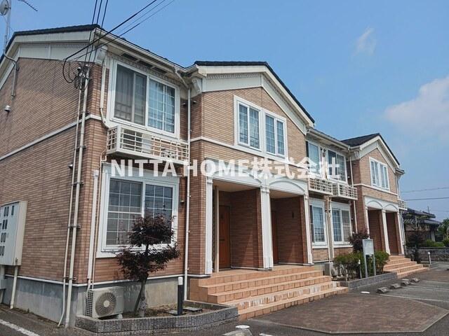 建物外観　角部屋◎追い焚きや独立洗髪洗面台など水回りの設備を完備◇