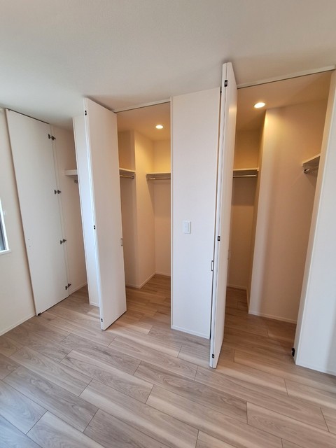 収納　ウォークインクローゼット２つ完備＋クローゼット