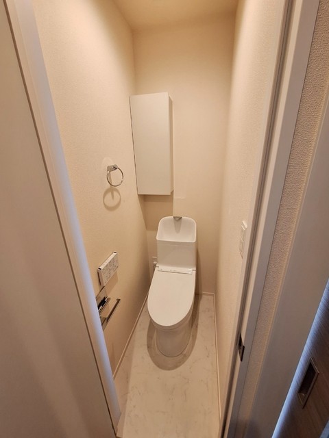 トイレ　温水洗浄暖房便座