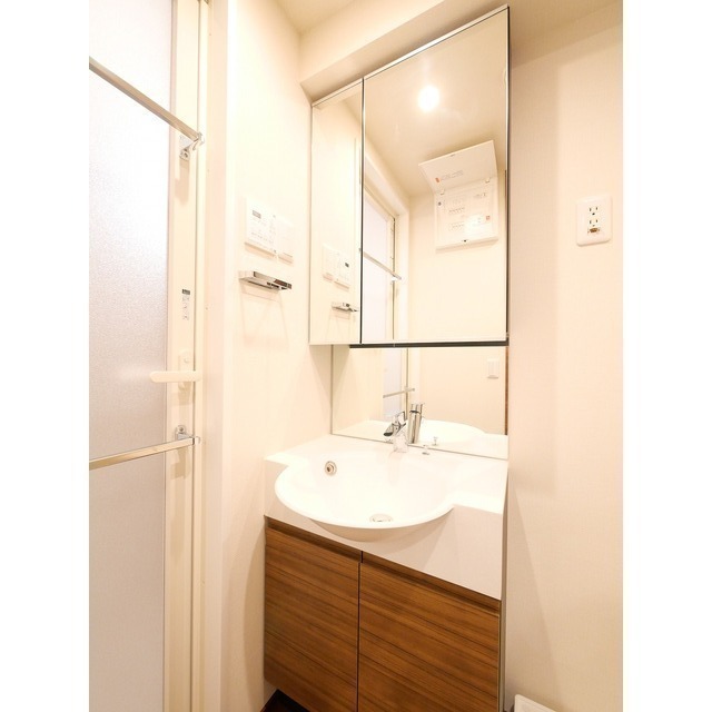 洗面設備　同タイプ写真転用