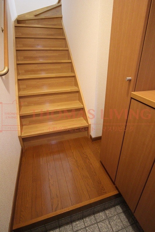 玄関　写真は同型シリーズです。