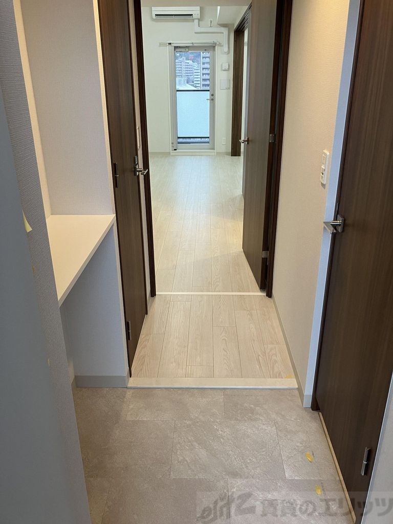 玄関　キッチン