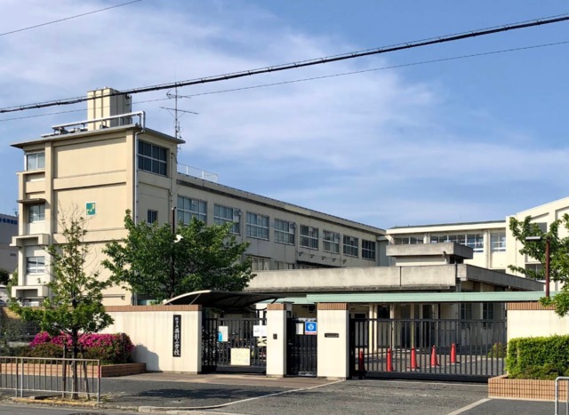 小学校　堺市立英彰小学校（小学校）まで972m