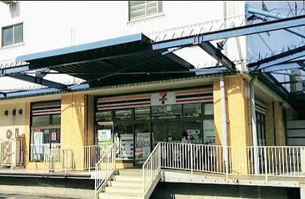 コンビニ　セブンイレブン江東辰巳3丁目店（コンビニ）まで730m