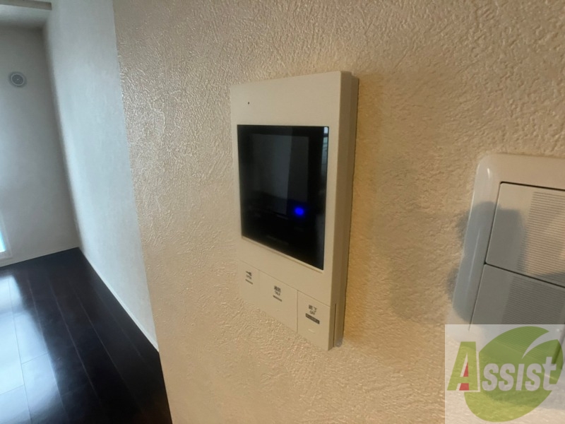 セキュリティ　ＴＶモニター付インターホンです。来客者の顔が見えるので安心！