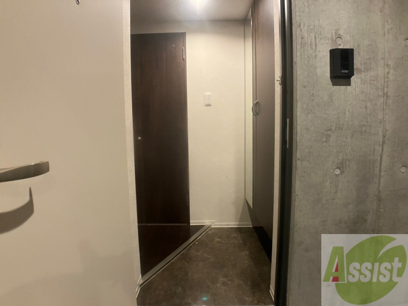 玄関　玄関の様子です。明るい印象ですね。気分もあがりそう。