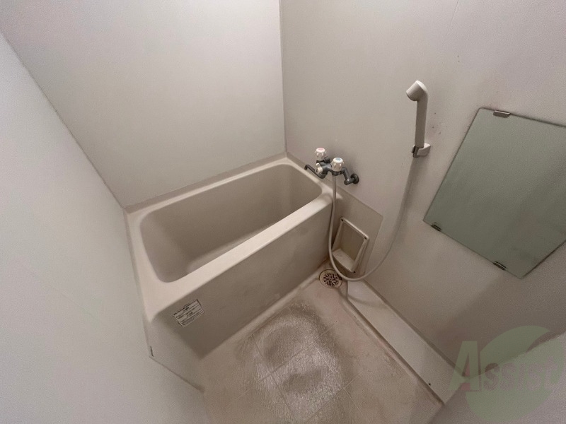 バス・シャワールーム　お風呂になります。一日の疲れを癒してくださいね。