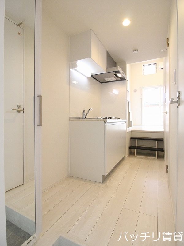 玄関　画像は同型タイプの為、現状を優先致します。