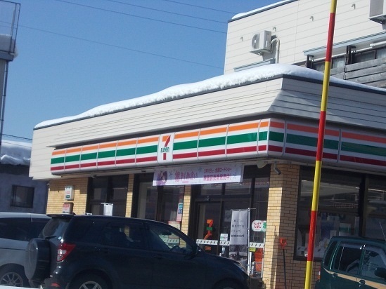 コンビニ　セブンイレブン 十日町高田3丁目店（コンビニ）まで1823m