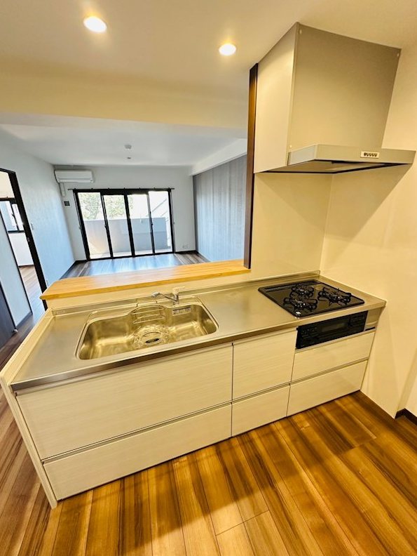 キッチン　綺麗で広いシステムキッチンでお料理もはかどります♪