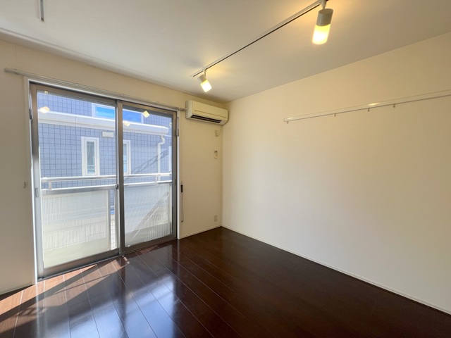 居室・リビング　★明るいフローリングのお部屋です★