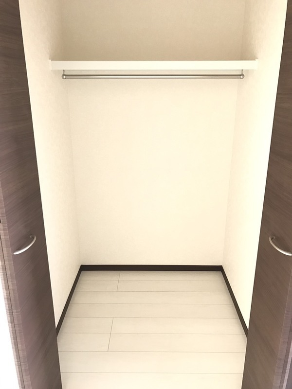 収納　ハンガーラック付きで楽々収納♪