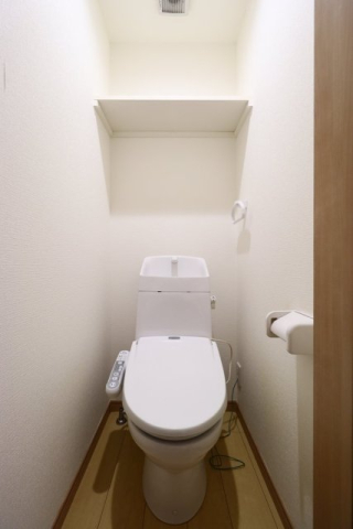 トイレ　※写真は同タイプ住戸です