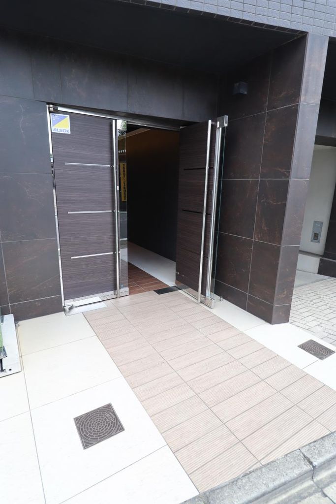 エントランス　エントランス