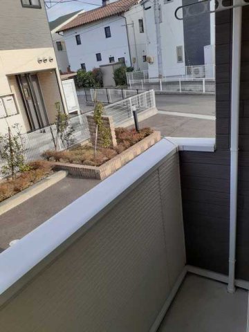 バルコニー　陽当たり良好なバルコニーです