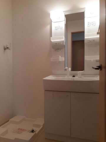 洗面設備　スペースが確保できる洗面所です