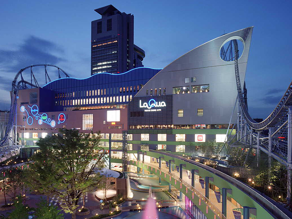 ショッピングセンター　LaQua（ショッピングセンター）まで600m