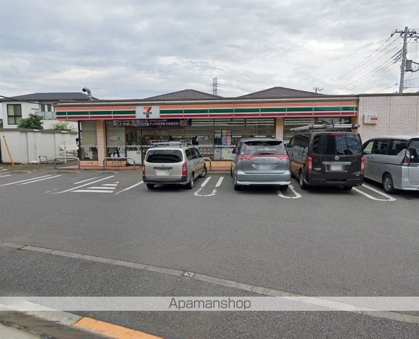 コンビニ　セブンイレブン（コンビニ）まで221m