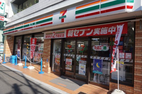 コンビニ　セブンイレブン横浜南太田駅前店（コンビニ）まで161m