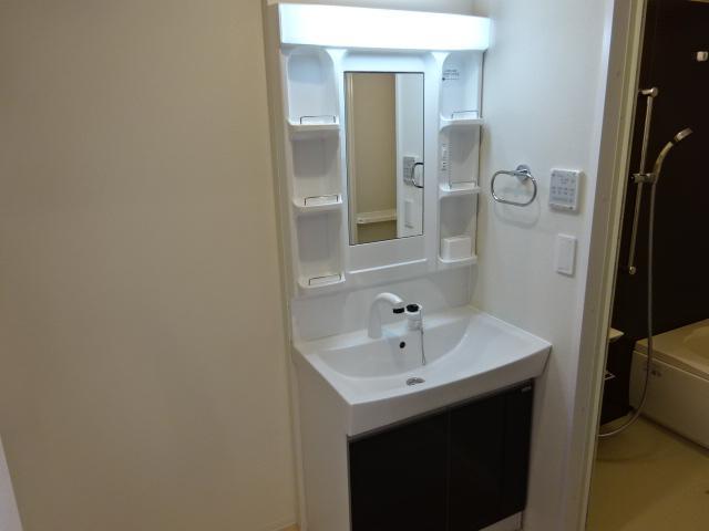 洗面設備　洗髪洗面化粧台