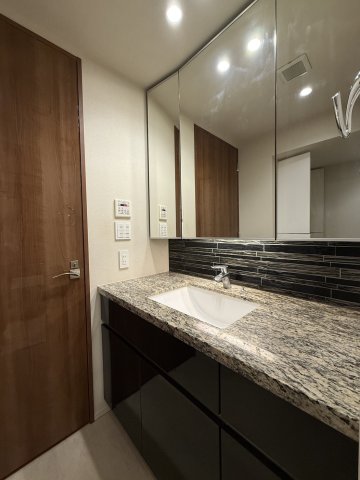 洗面設備　＊別部屋参照